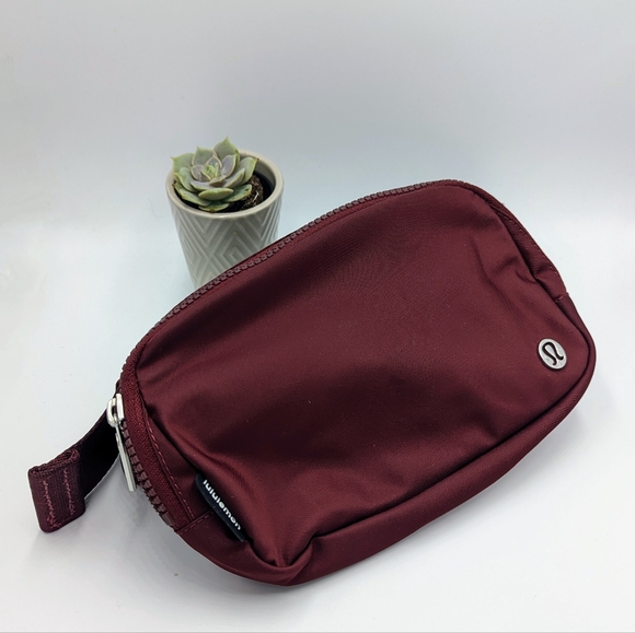 lululemon athletica Handbags - Lululemon Red Merlot Maroon Everywhere Belt Bag NWT
